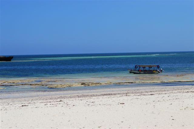 Turtle Bay Beach Club Watamu Exteriör bild